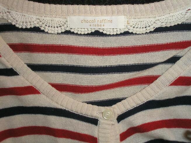 sweterek w paski + czarna bluzka mgiełka Cubus 40