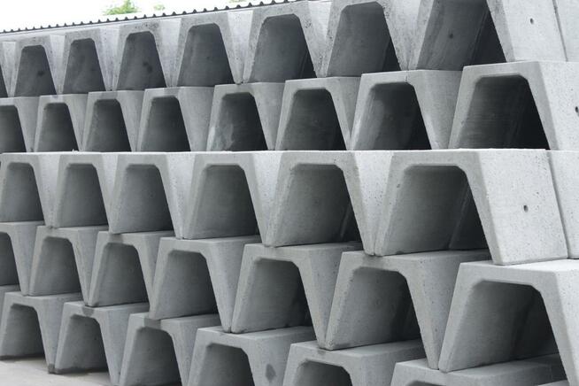 STOPNIE SKARPOWE PREFABRYKOWANE