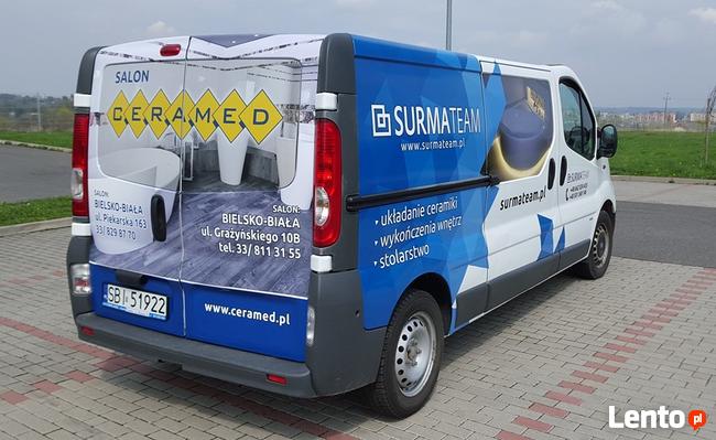 Oklejanie samochodów grafiką reklamową.