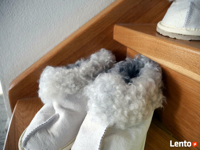 Ciepłe kapcie zimowe, puszysta naturalna skóra owcza Gotland