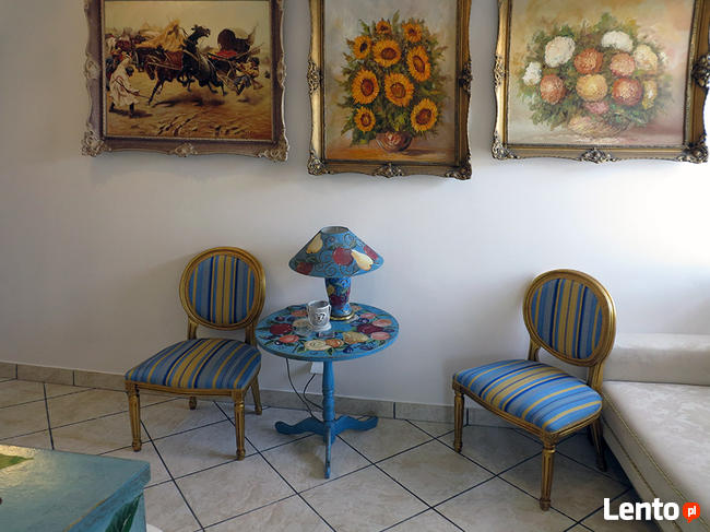 Biała Elegancka Sofa w stylu Królewskim Materiał Wrocław