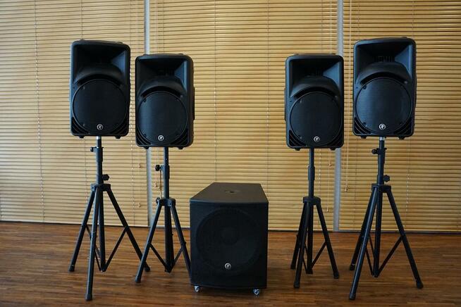 Nagłosnienie światło projektor mikrofon ruchome głowy