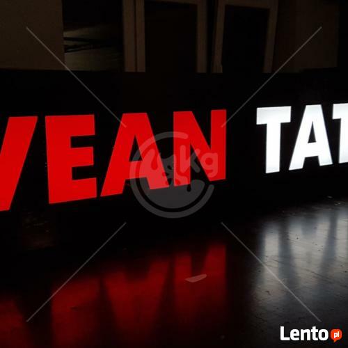 Kasetony z dibondu – trwała i skuteczna reklama firmy