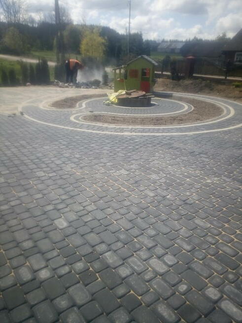 Kompleksowe układanie kostki brukowej