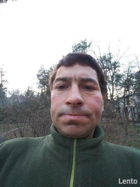 LADNY , PRZYSTOJNY BRUNET pozna MILA DZIEWCZYNE !