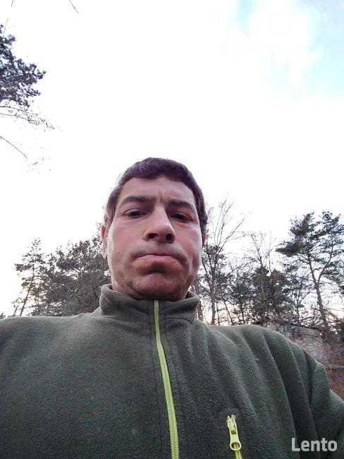 LADNY , PRZYSTOJNY BRUNET pozna MILA DZIEWCZYNE !