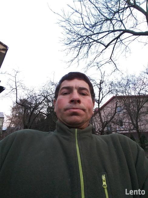 LADNY , PRZYSTOJNY BRUNET pozna MILA DZIEWCZYNE !