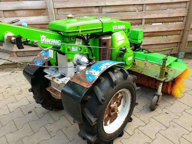 Traktorek Jednoosiowy Dzik Ciągnik Ogrodniczy Zamiatarka