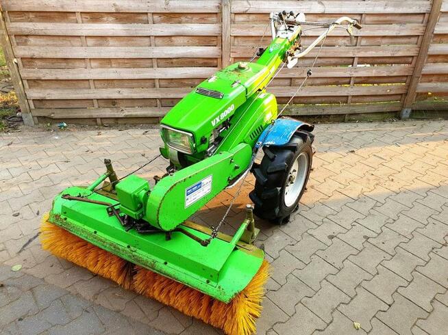 Traktorek Jednoosiowy Dzik Ciągnik Ogrodniczy Zamiatarka