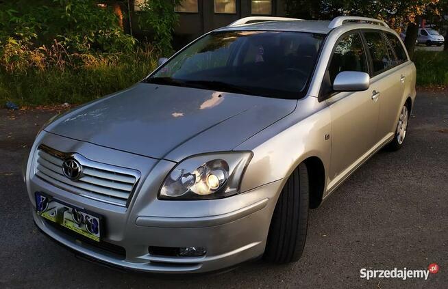 TOYOTA AVENSIS kombi T25 1.8 129 KM hak, LPG STAG
