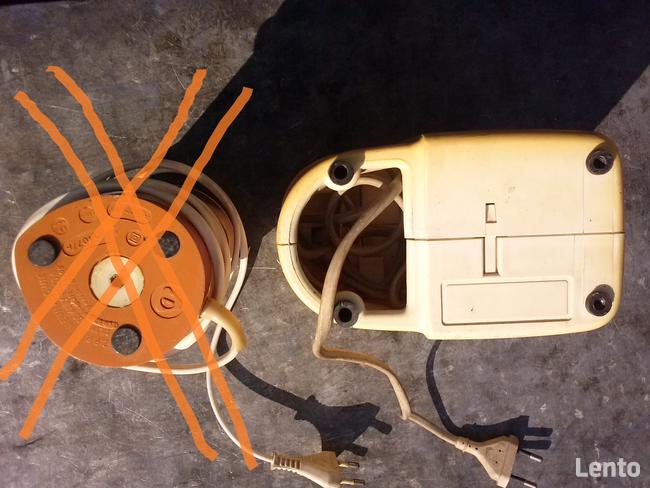 Młynek do mielenia kawy, pieprzu, elektryczny, dwa po 30 zł.