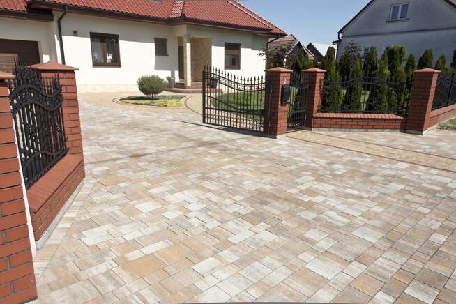 BRUKARZY DOŚWIADCZONYCH ZATRUDNIĘ DO UKŁADANIA KOSTKI BRUKOW