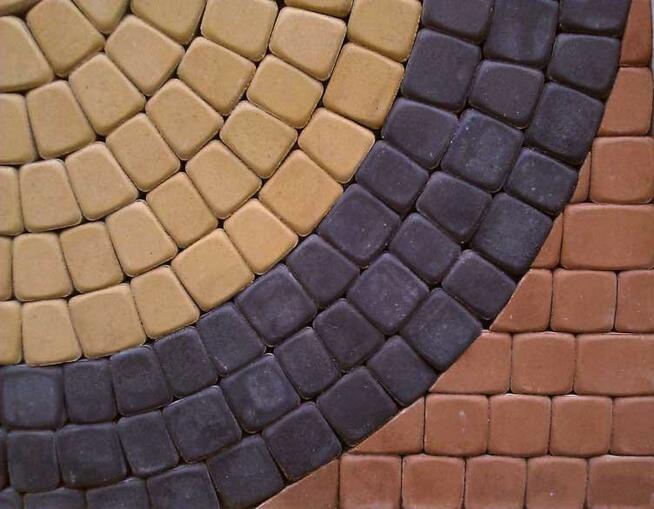 BRUKARZY DOŚWIADCZONYCH ZATRUDNIĘ DO UKŁADANIA KOSTKI BRUKOW