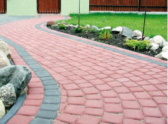 BRUKARZY DOŚWIADCZONYCH ZATRUDNIĘ DO UKŁADANIA KOSTKI BRUKOW