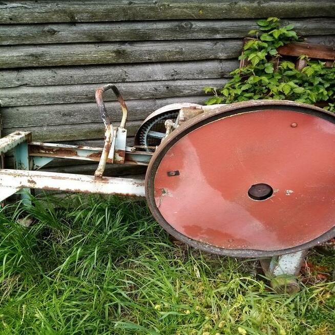Kosiarka, roztrząsarka, sieczkarnia