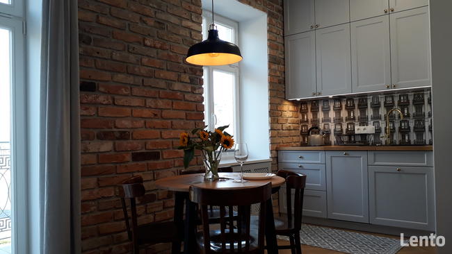 Klimatyczna kawalerka z antresolą