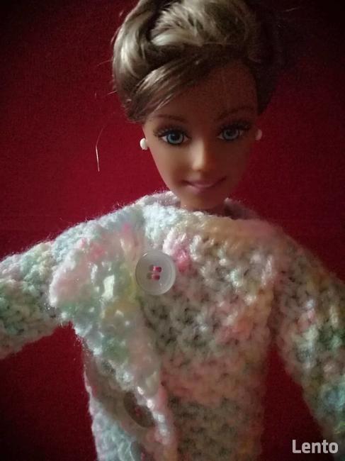 Ubranko dla lalki Barbie płaszcz paltko włóczka kolorowa