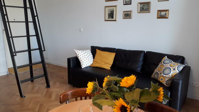 Klimatyczna kawalerka z antresolą