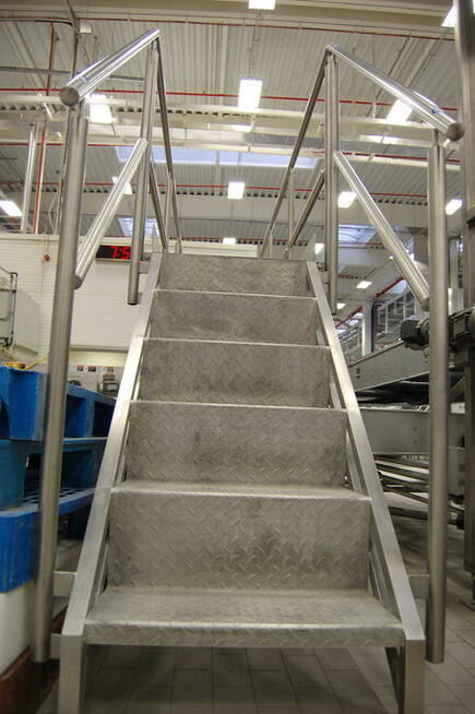 Konstrukcje stalowe , cięcie i spawanie laserowe