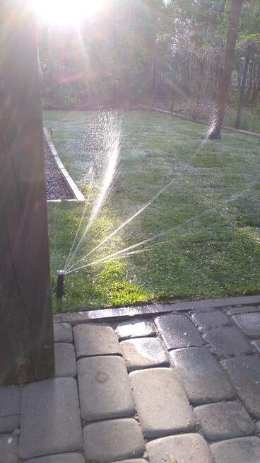 TRAWNIKI systemy NAWADNIAJĄCE. Usługi glebogryzarką