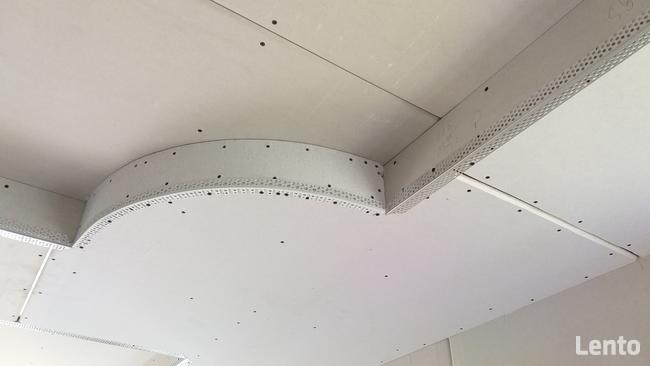Podwieszane sufity modułowe mineralne. Karton gips