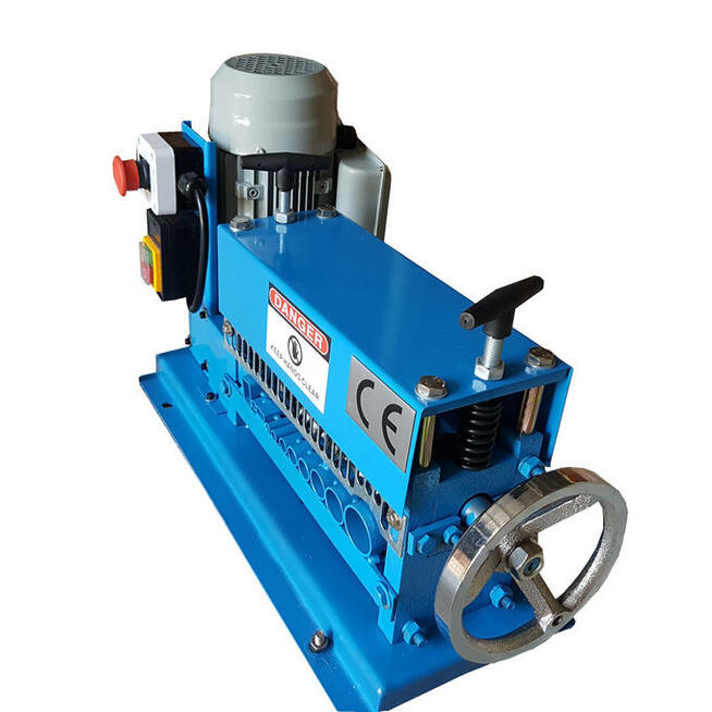 Korowarka do kabli przewodów elektryczna odizolowywacz