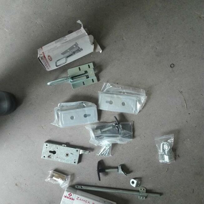 ZAMEK BRAMY GARAŻOWEJ SEGMENTOWEJ