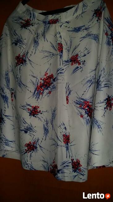 Spódniczka letnia biała w bukiety kwiatów roz.M