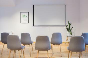 Fajna duża sala (70m2) do wynajęcia (z możliwością noclegu)