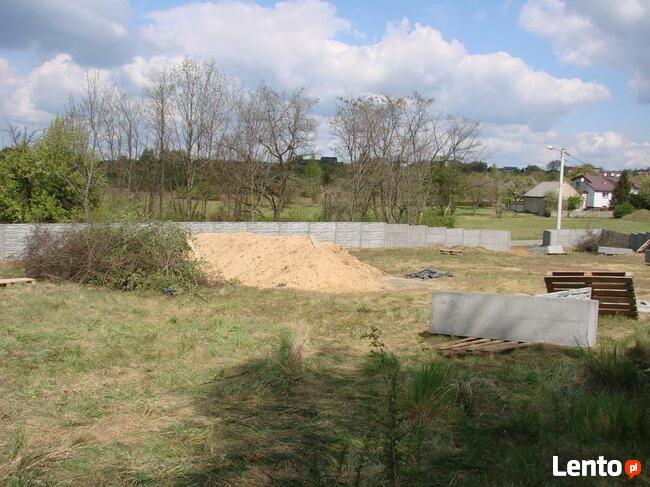 Sprzedam ogrodzoną działkę z rozpocz.budową w okol.G.Siewier