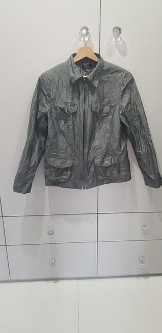 Wiosenno-jesienna kurteczka z defektem