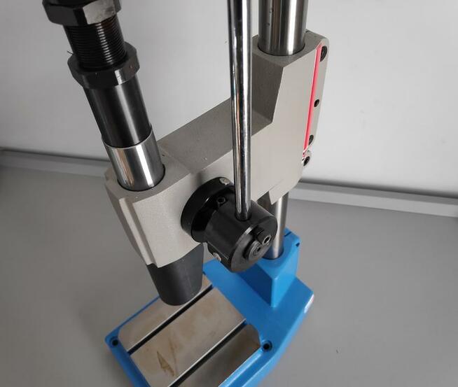 Praski udarowe ręczne - do znakowania