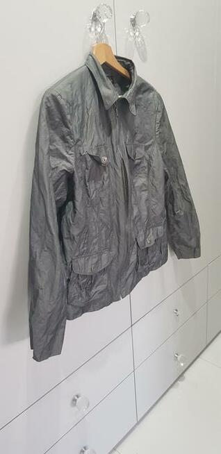 Wiosenno-jesienna kurteczka z defektem