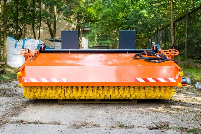 Zamiatarka szczotkowa do łyżki – seria ZS