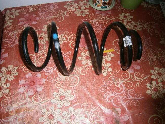 Sprężyna przedniego zawieszenia TURAN