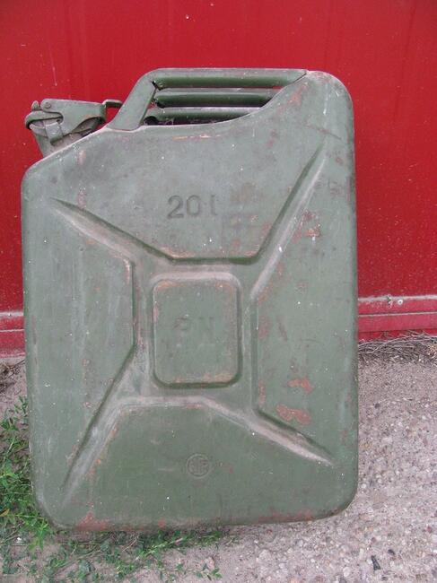 Z PRL Kanistry Metalowe