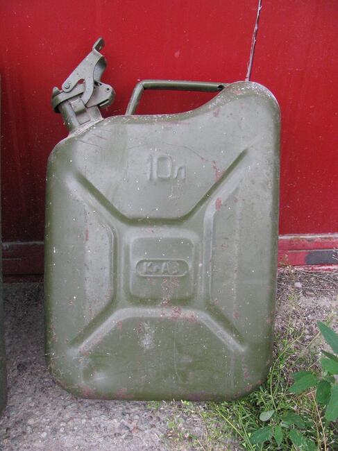 Z PRL Kanistry Metalowe