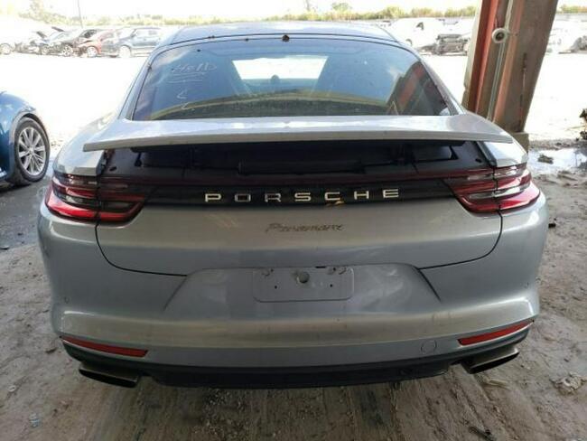 Porsche Panamera 2018, 3.0L, porysowany lakier