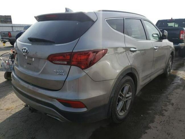 Hyundai Santa Fe 2018, 2.4L, 4x4, porysowany lakier