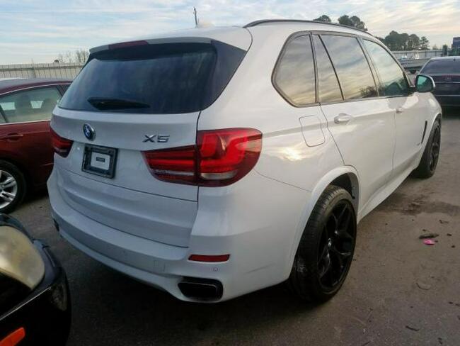 BMW X5 2014, 4.4L, 4x4, porysowany lakier