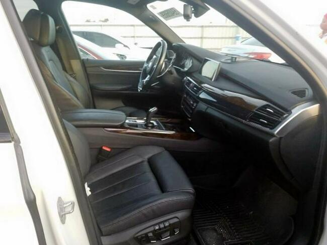 BMW X5 2014, 4.4L, 4x4, porysowany lakier