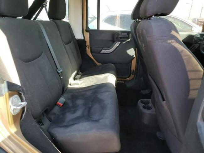 Jeep Wrangler Unlimited, 2015, 3.6L, 4x4, porysowany lakier