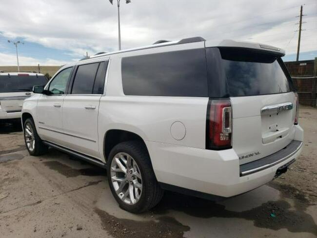 GMC Yukon 2020, 6.2L, 4x4, porysowany lakier