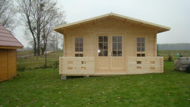 DREWNIANY DOMEK LETNISKOWY ANIA 20 + 7 M2