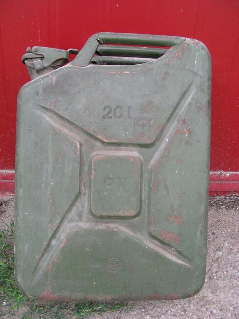 Z PRL Kanistry Metalowe