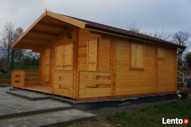 DREWNIANY DOMEK LETNISKOWY WEEKEND 25 + 8 M2