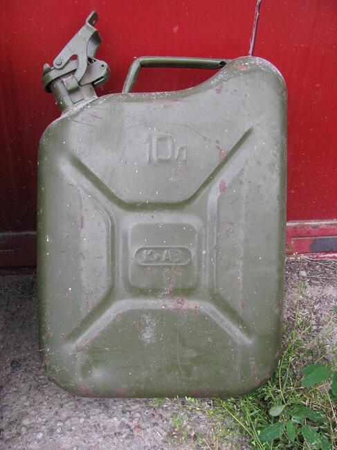 Z PRL Kanistry Metalowe