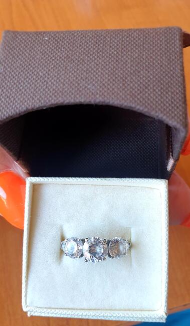 Srebrny pierścionek