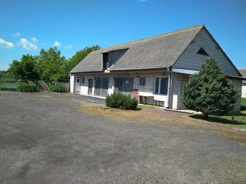 sprzedam zabudowania z ziemia ,ogrodem,