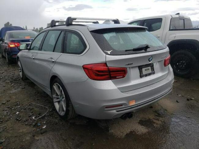 BMW 330 2017, 2.0L, 4x4, porysowany lakier